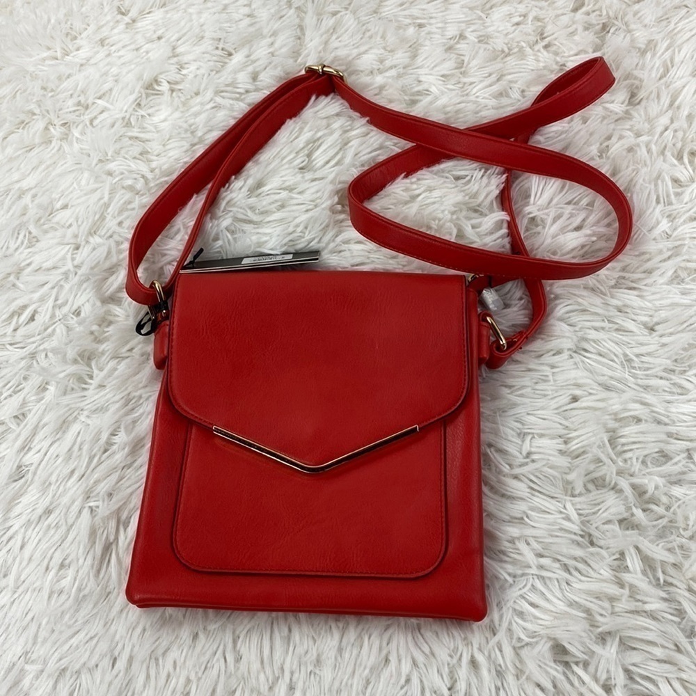 NWT La Terre Fashion Crossbody Bag
